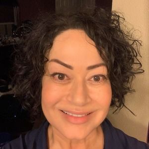 Meet your Posher, Lorie